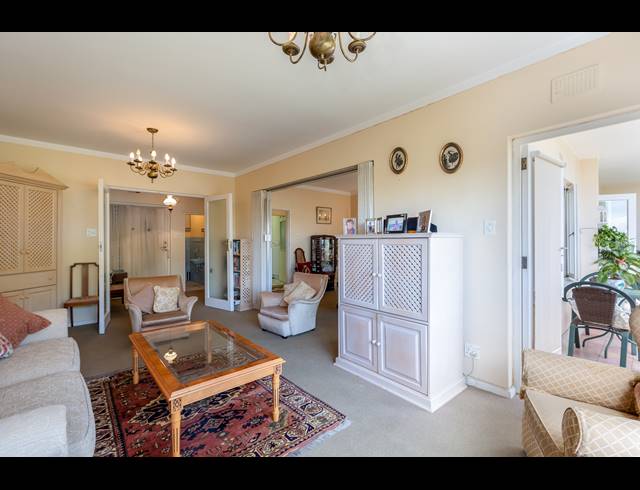 2 BEDROOM APARTMENT FOR SALE IN KENILWORTH UPPER